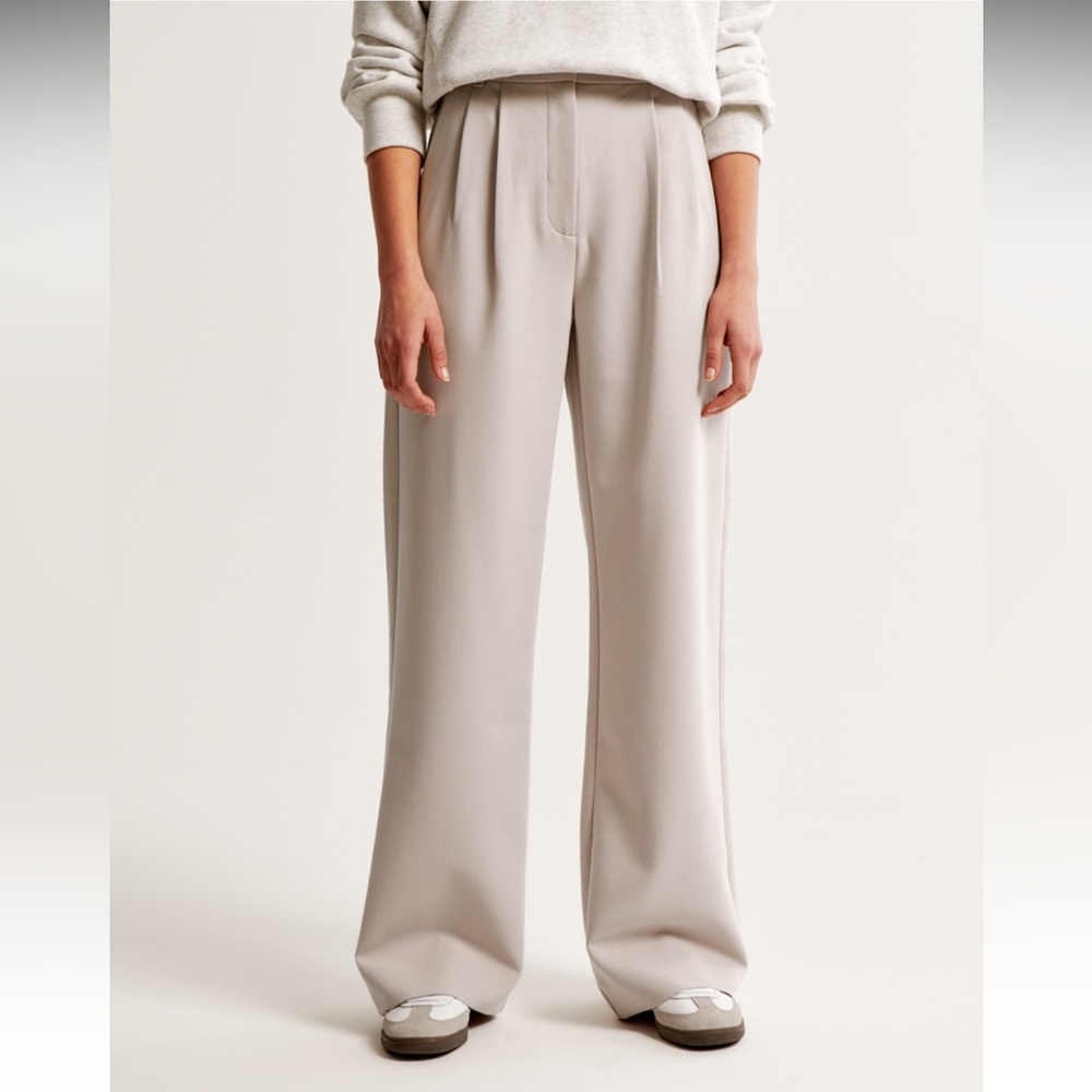 NWT - Abercrombie & Fitch Sloane Pant